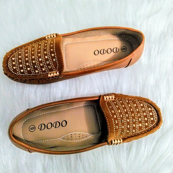 (NEW)! Flat Camel Gold Studded Loafers! - Picture 6 of 8